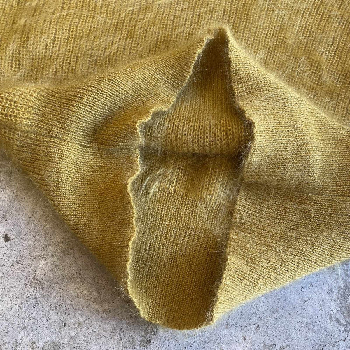 画像9: COLOR MOHAIR V NECK DESIGN KNIT SWEATER / Ladies M (9)