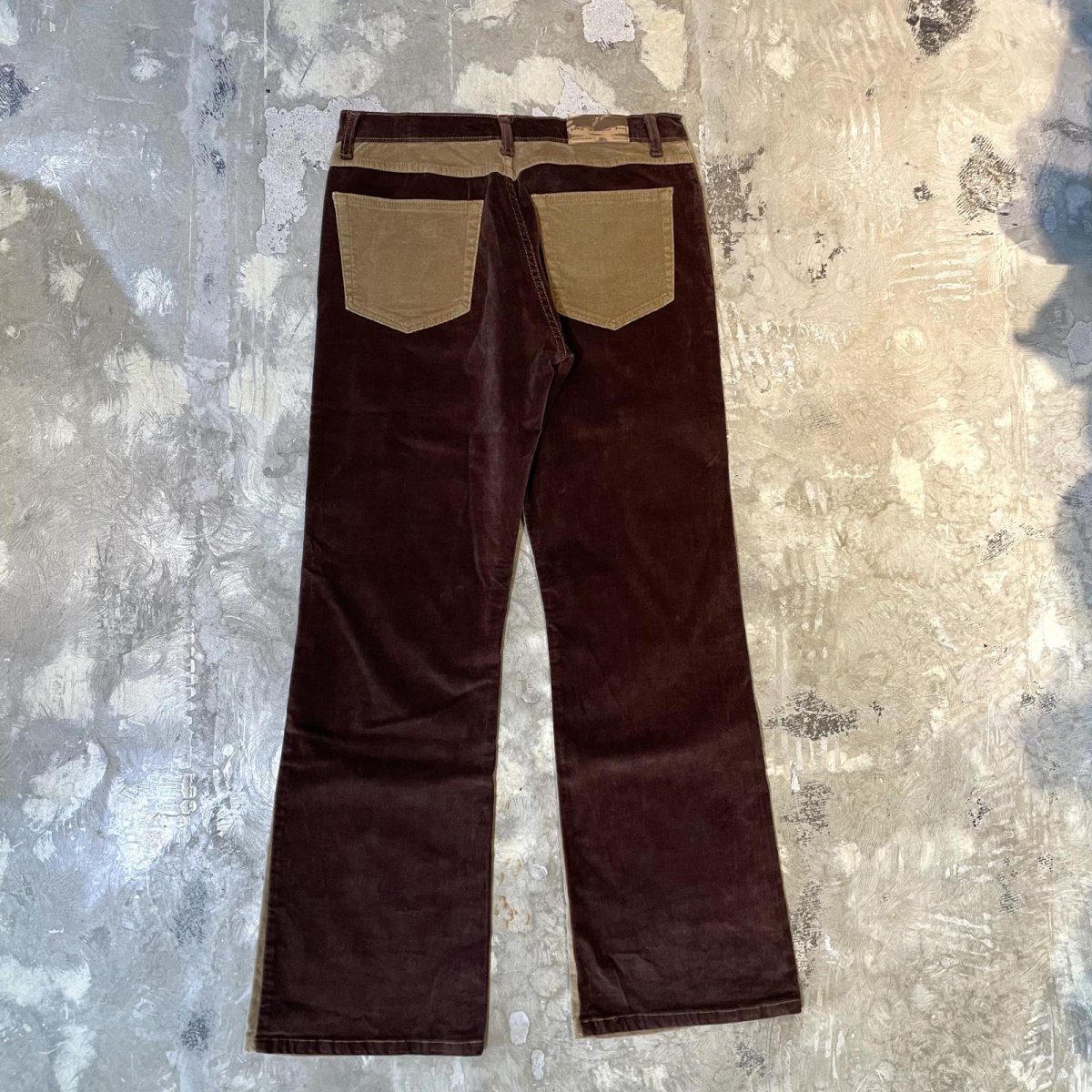画像2: BICOLOR SWITCHED FLARE SILHOUETTE VELOUR PANTS / W34 (2)