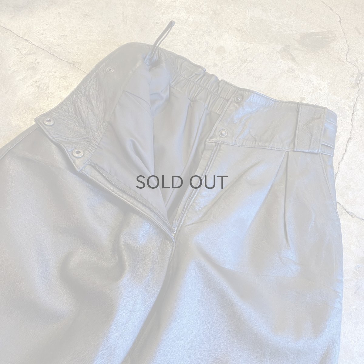画像7: 80's LEATHER BLACK COLOR SIDE LACE UP WAIST DESIGN PANTS / W25~W28 (7)