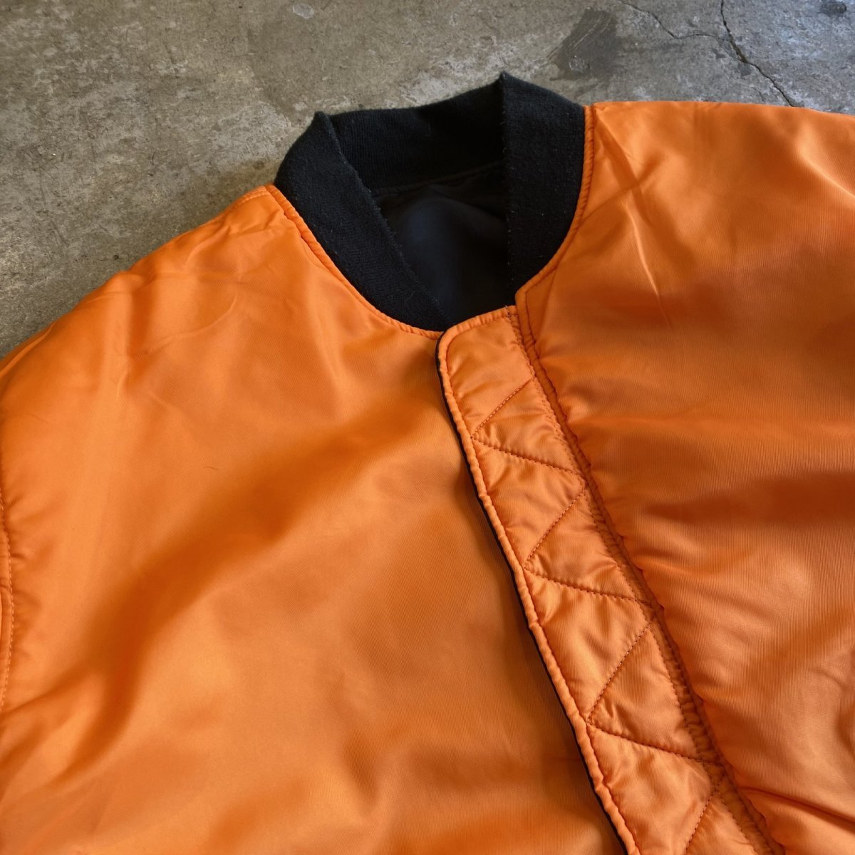 画像11: 【ALPHA】BLACK COLOR REVERSIBLE DESIGN MA-1 FLIGHT JACKET / Ladies XL  (11)