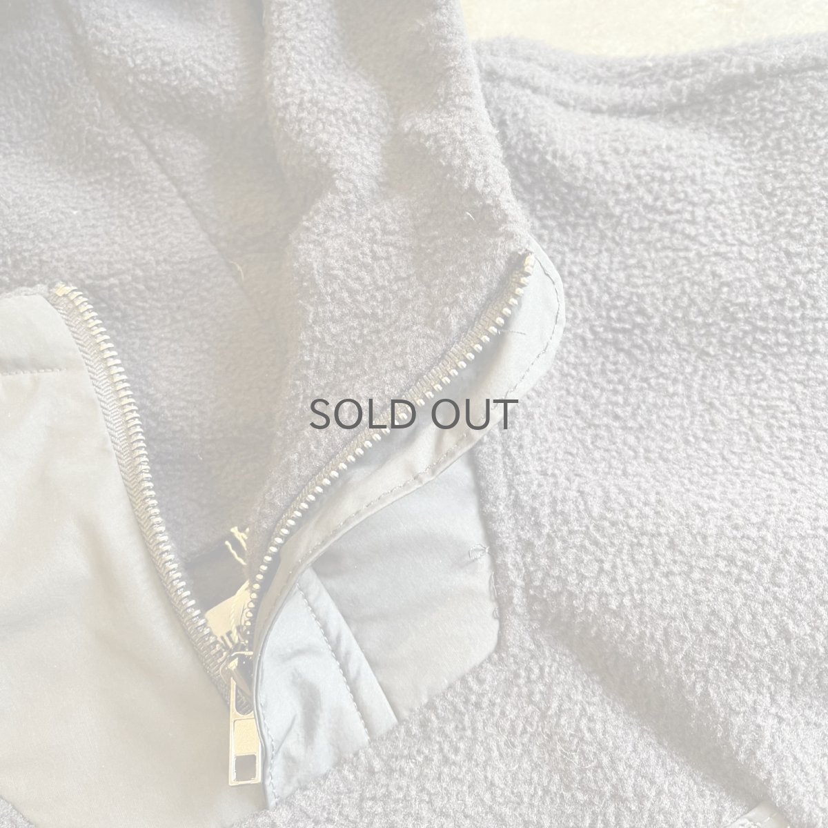 画像10: 【WONDERGROUND】NYLON ELBOW PATCH FLEECE SHORT ZIP ANORAK HOODIE / BLACK / OS (10)