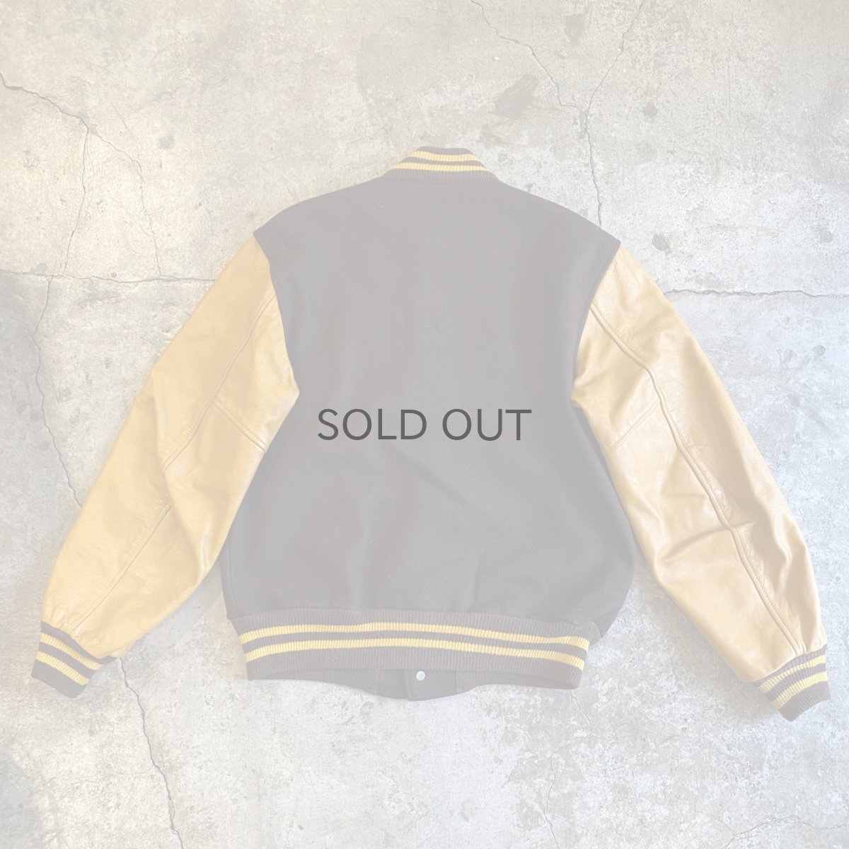 画像2: OLD COLOR LEATHER SLEEVE AWARD JACKET / Ladoes L (2)