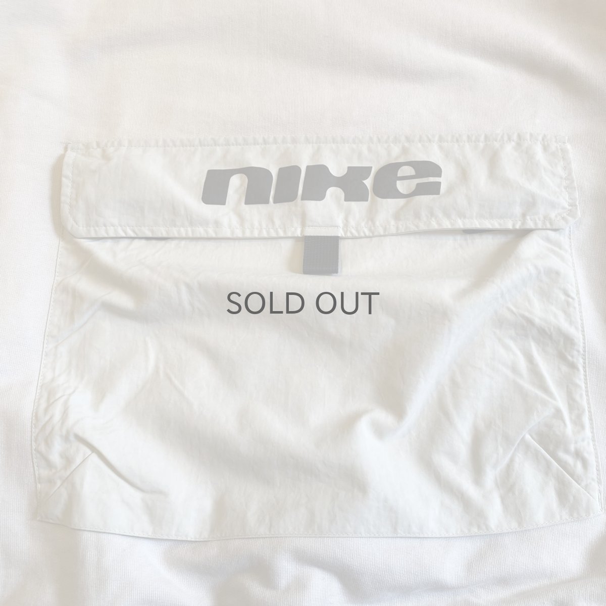 画像4: 【NIKE】FRONT POCKET SHOULDER PRINTED DESIGN L/S SWEAT / Ladies M(L)  (4)