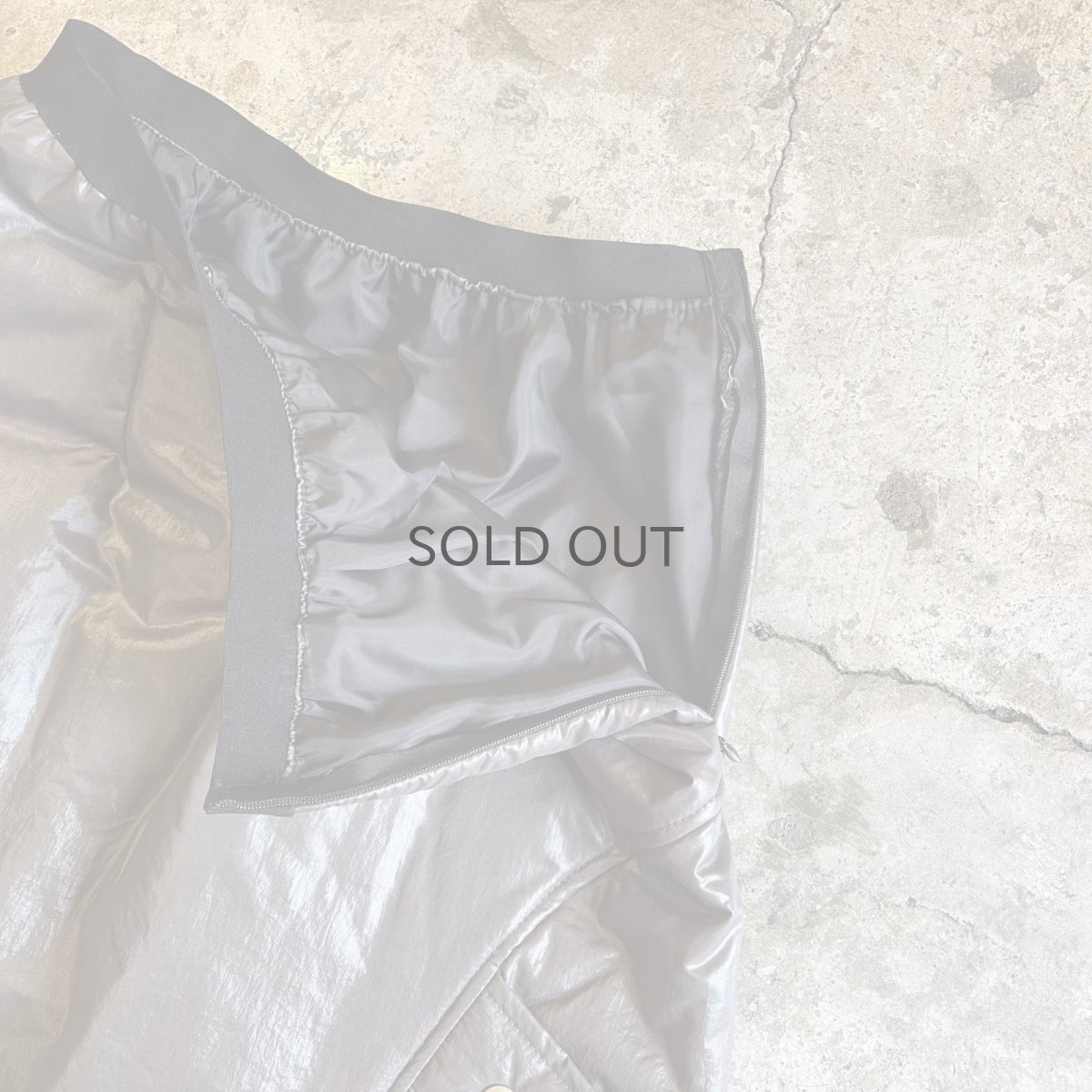 画像8: DOUBLE POCKET DESIGN SIDE SLIT QUILTING SKIRT / W23~W31 (8)