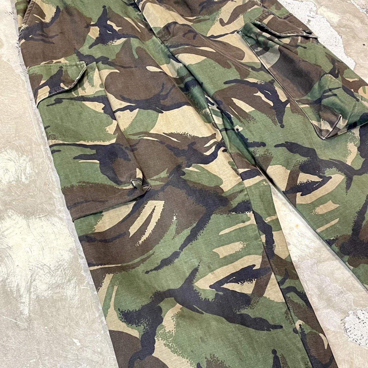 画像5: UK CAMOUFLAGE PATTERN WIDE CARGO PANTS / W29 (5)