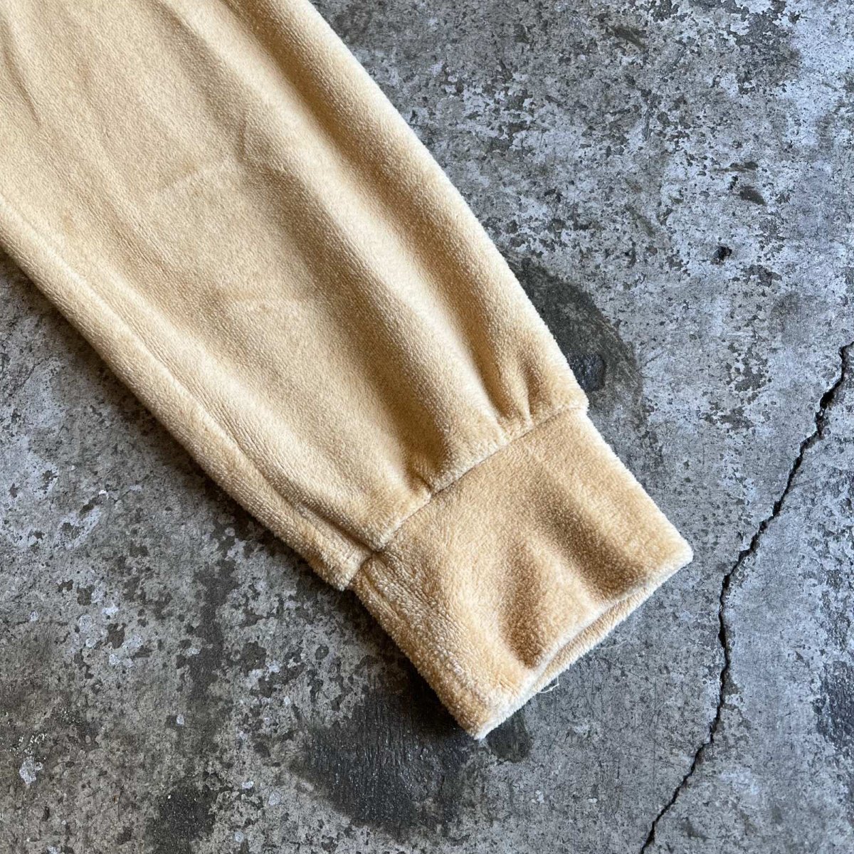 画像6: BEIGE COLOR FRONT BUTTON DESIGN VELVET L/S POLO TOPS / Ladies M (6)