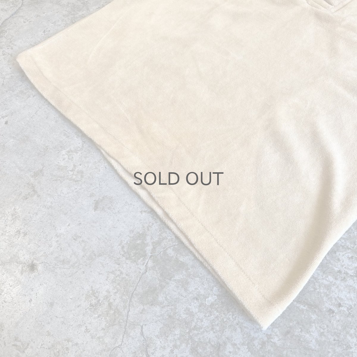 画像4: BEIGE COLOR FRONT BUTTON DESIGN VELVET L/S POLO TOPS / Ladies M (4)