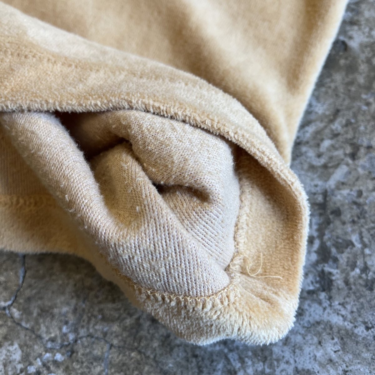 画像5: BEIGE COLOR FRONT BUTTON DESIGN VELVET L/S POLO TOPS / Ladies M (5)