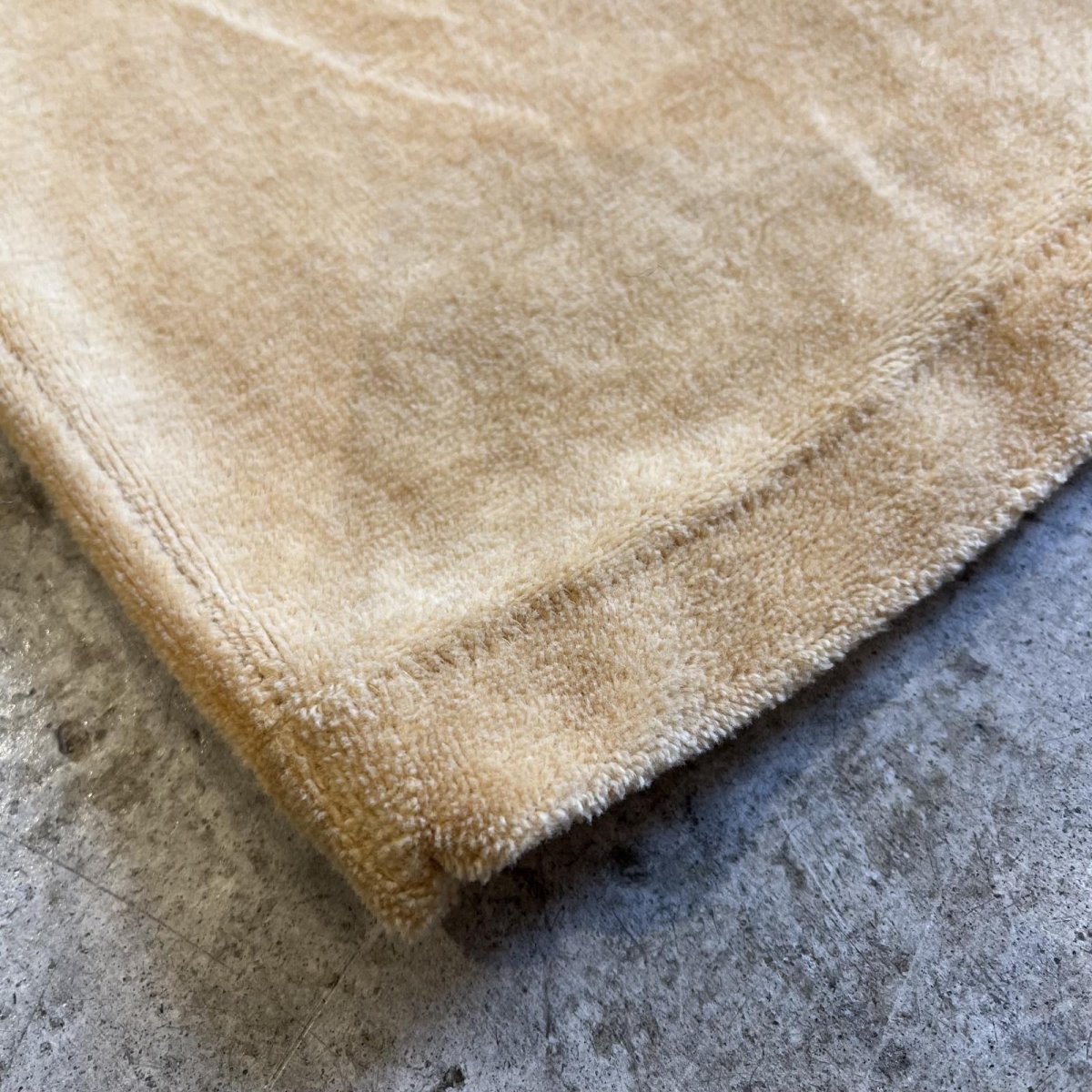 画像3: BEIGE COLOR FRONT BUTTON DESIGN VELVET L/S POLO TOPS / Ladies M (3)