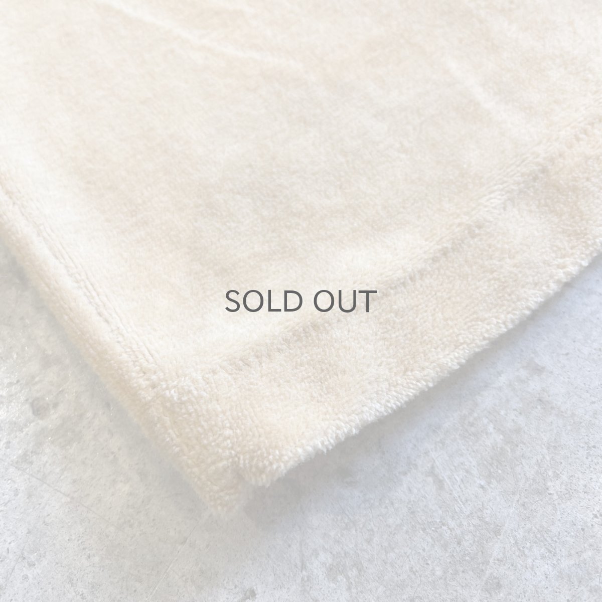 画像3: BEIGE COLOR FRONT BUTTON DESIGN VELVET L/S POLO TOPS / Ladies M (3)