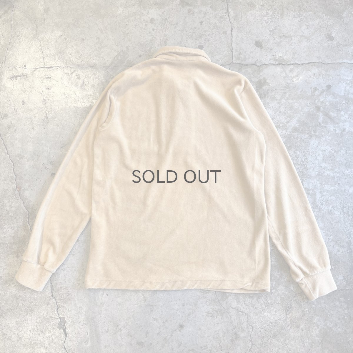 画像2: BEIGE COLOR FRONT BUTTON DESIGN VELVET L/S POLO TOPS / Ladies M (2)