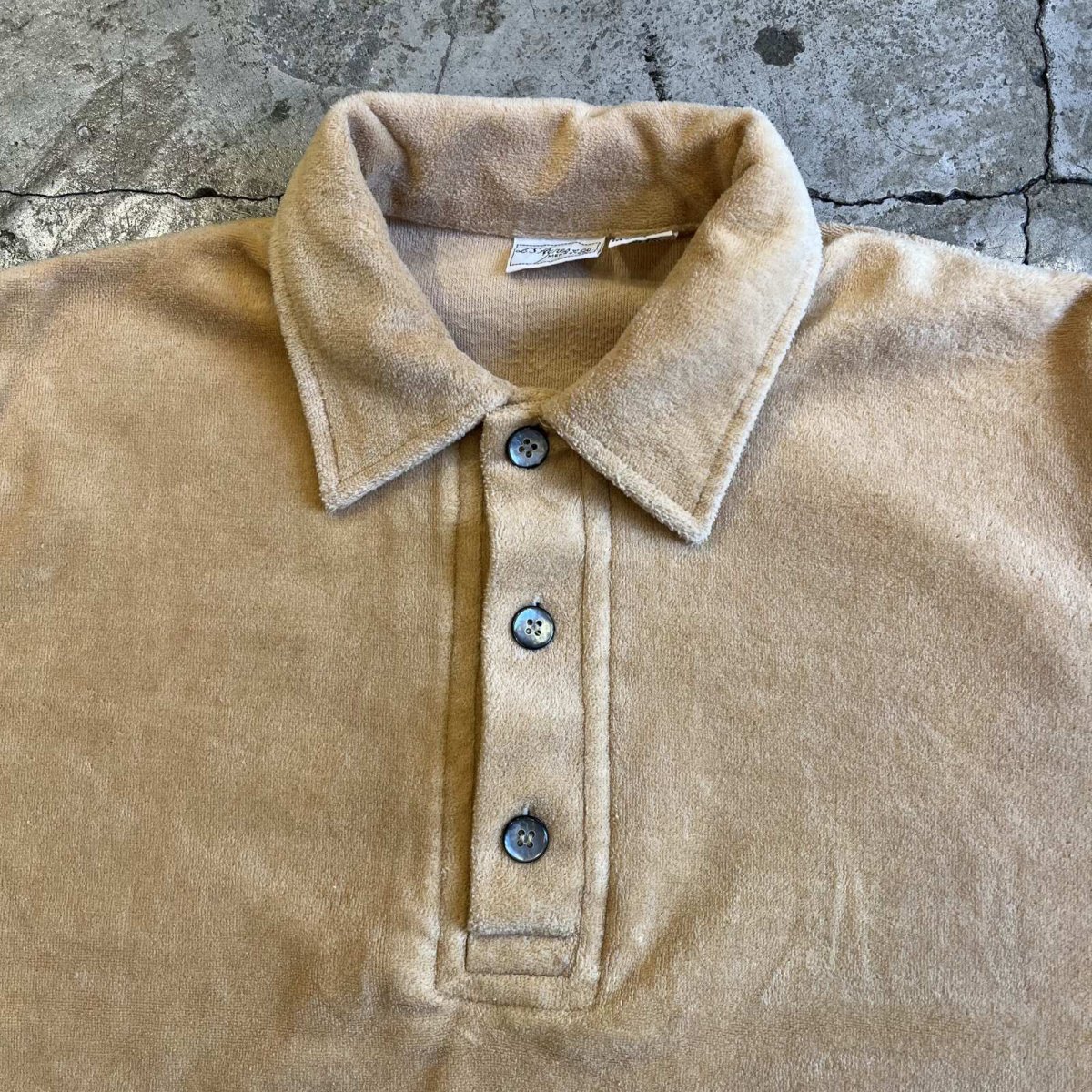 画像10: BEIGE COLOR FRONT BUTTON DESIGN VELVET L/S POLO TOPS / Ladies M (10)