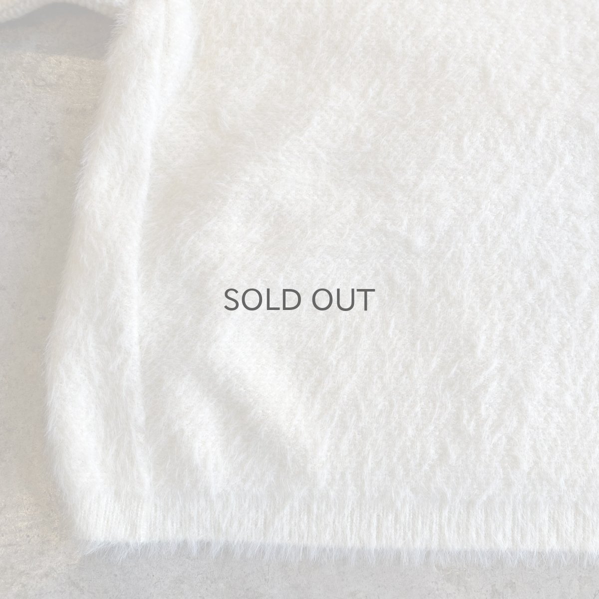 画像6: WHITE COLOR SHORT SHAGGY DESIGN SHOULDER KNIT TOPS / Ladies M (6)