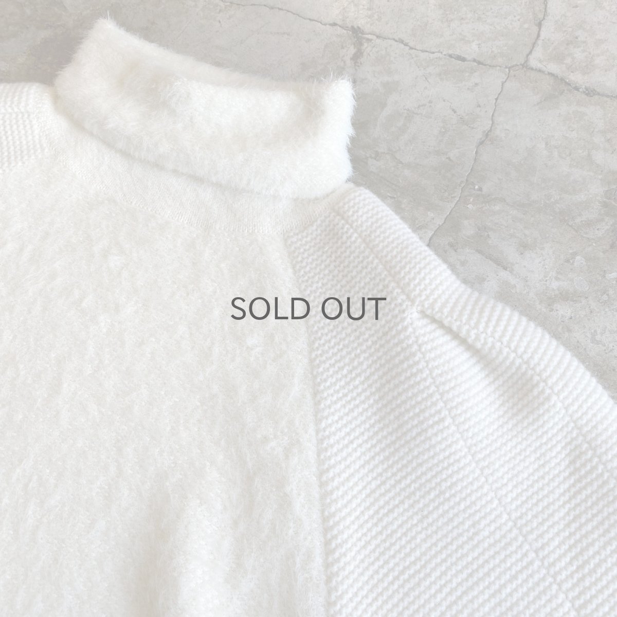 画像9: WHITE COLOR SHORT SHAGGY DESIGN SHOULDER KNIT TOPS / Ladies M (9)