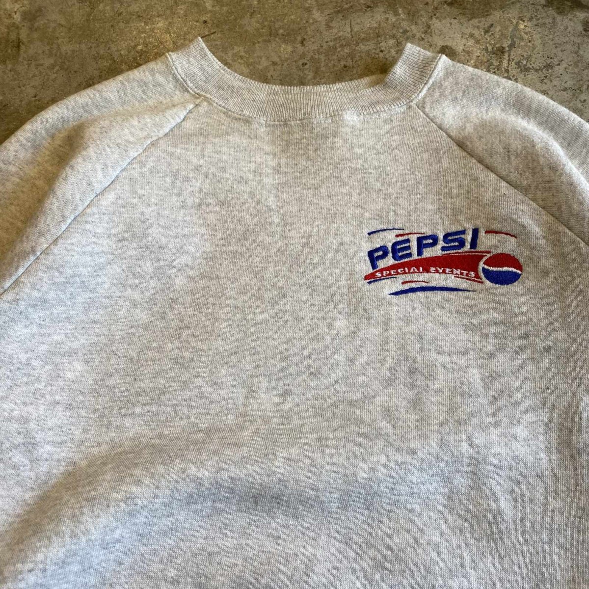 画像4: "PEPSI" ONE POINT EMBROIDERY DESIGN L/S SWEAT / Ladies L / MADE IN USA (4)