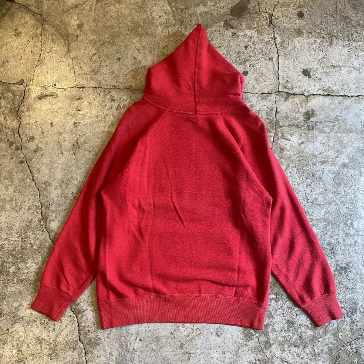 画像2: 70's "CHAMPION" PRINTED DESIGN RED COLOR SWEAT HOODIE / Ladies S(M) (2)
