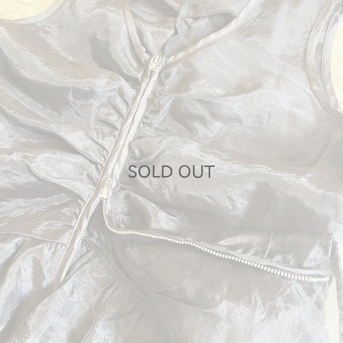 画像10: BLACK COLOR GATHER DOUBLE ZIP DESIGN SHEER N/S TOPS / Ladies M (10)