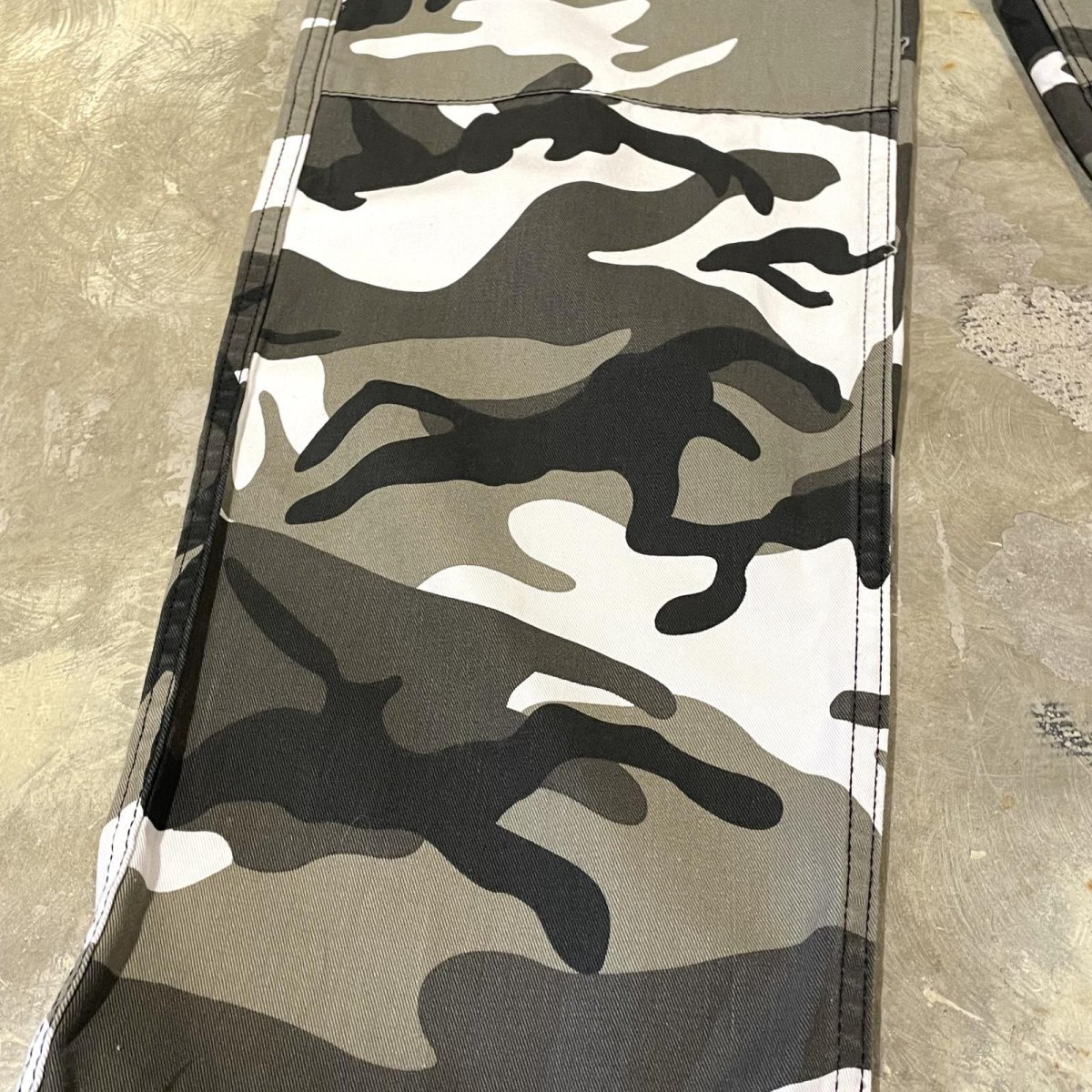 画像7: ALL OVER MONOCHROME CAMOUFLAGE PATTERN CARGO PANTS / W30 (7)