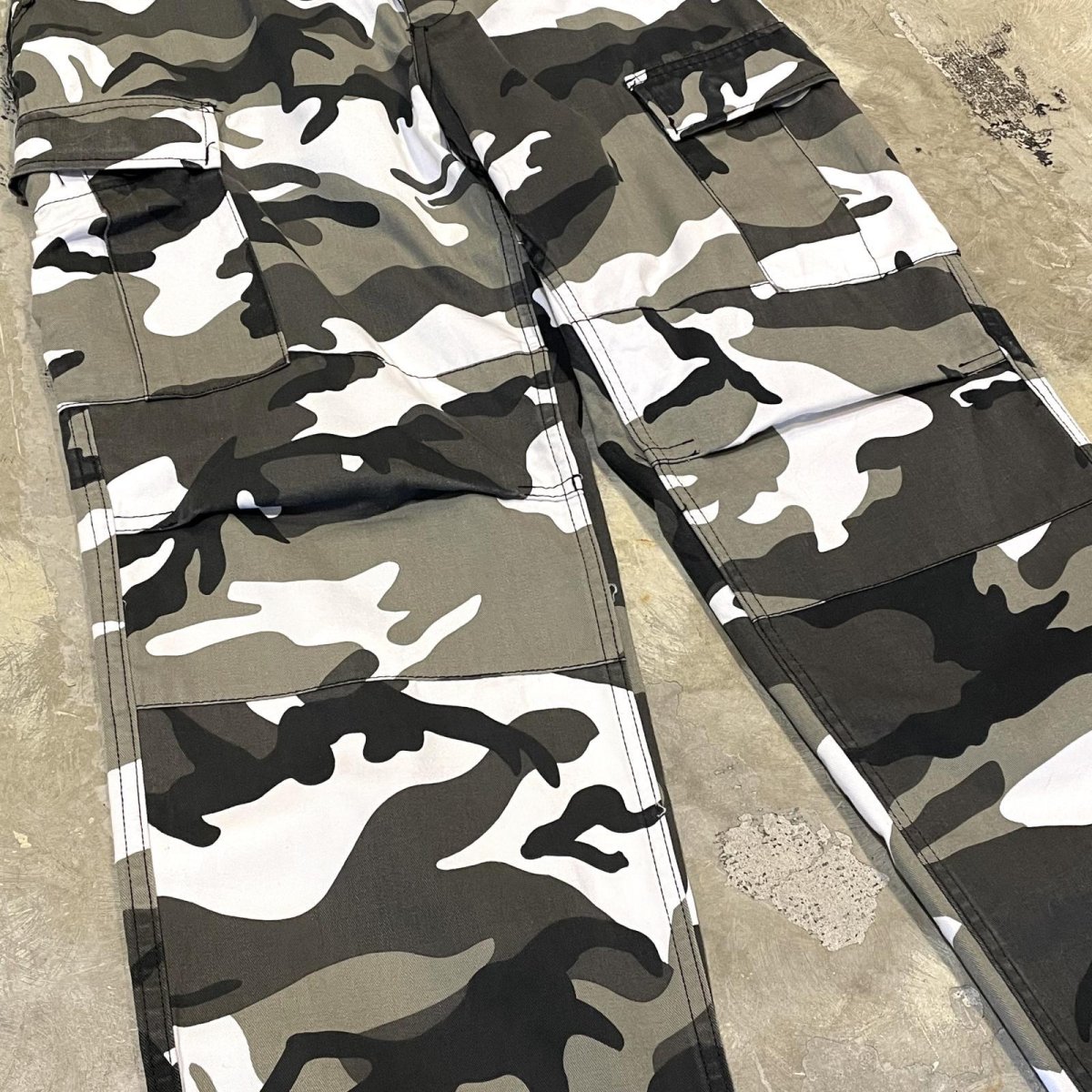 画像5: ALL OVER MONOCHROME CAMOUFLAGE PATTERN CARGO PANTS / W30 (5)