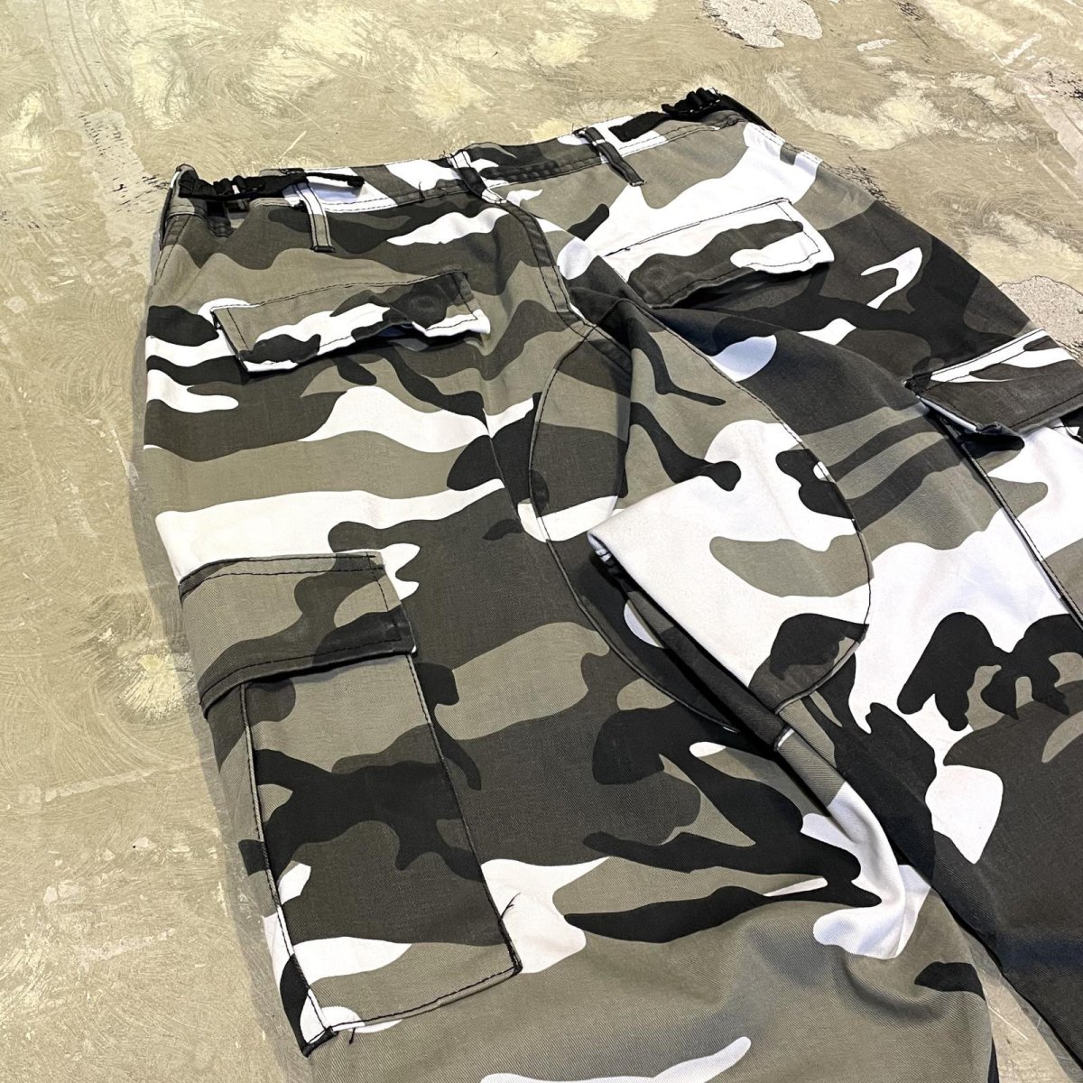 画像9: ALL OVER MONOCHROME CAMOUFLAGE PATTERN CARGO PANTS / W30 (9)