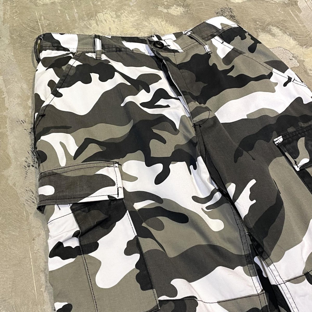 画像3: ALL OVER MONOCHROME CAMOUFLAGE PATTERN CARGO PANTS / W30 (3)