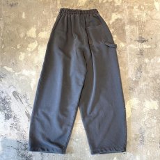 画像2: 【WONDERGROUND】DOUBLE KNEE FADE WIDE SWEAT PANTS / OS (2)