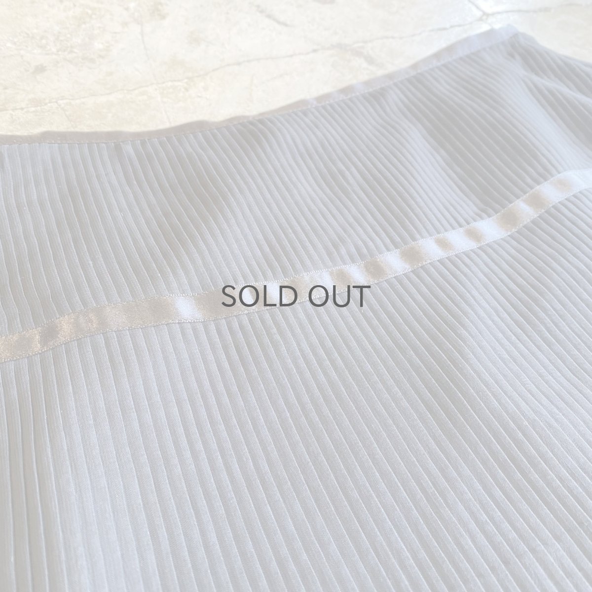 画像9: BLACK COLOR ONE WAY PLEATS DESIGN SHEER SKIRT / W26 (9)