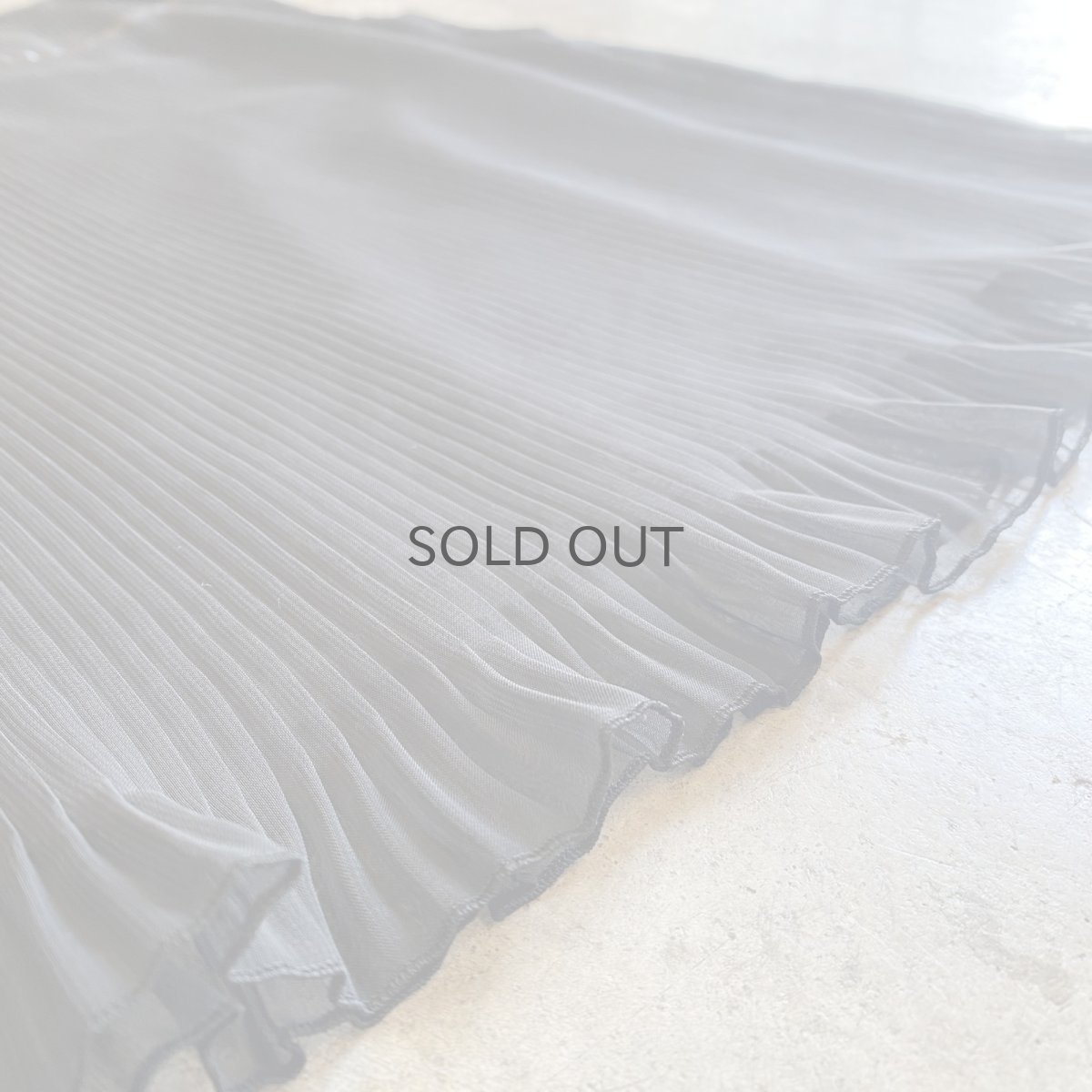 画像10: BLACK COLOR ONE WAY PLEATS DESIGN SHEER SKIRT / W26 (10)