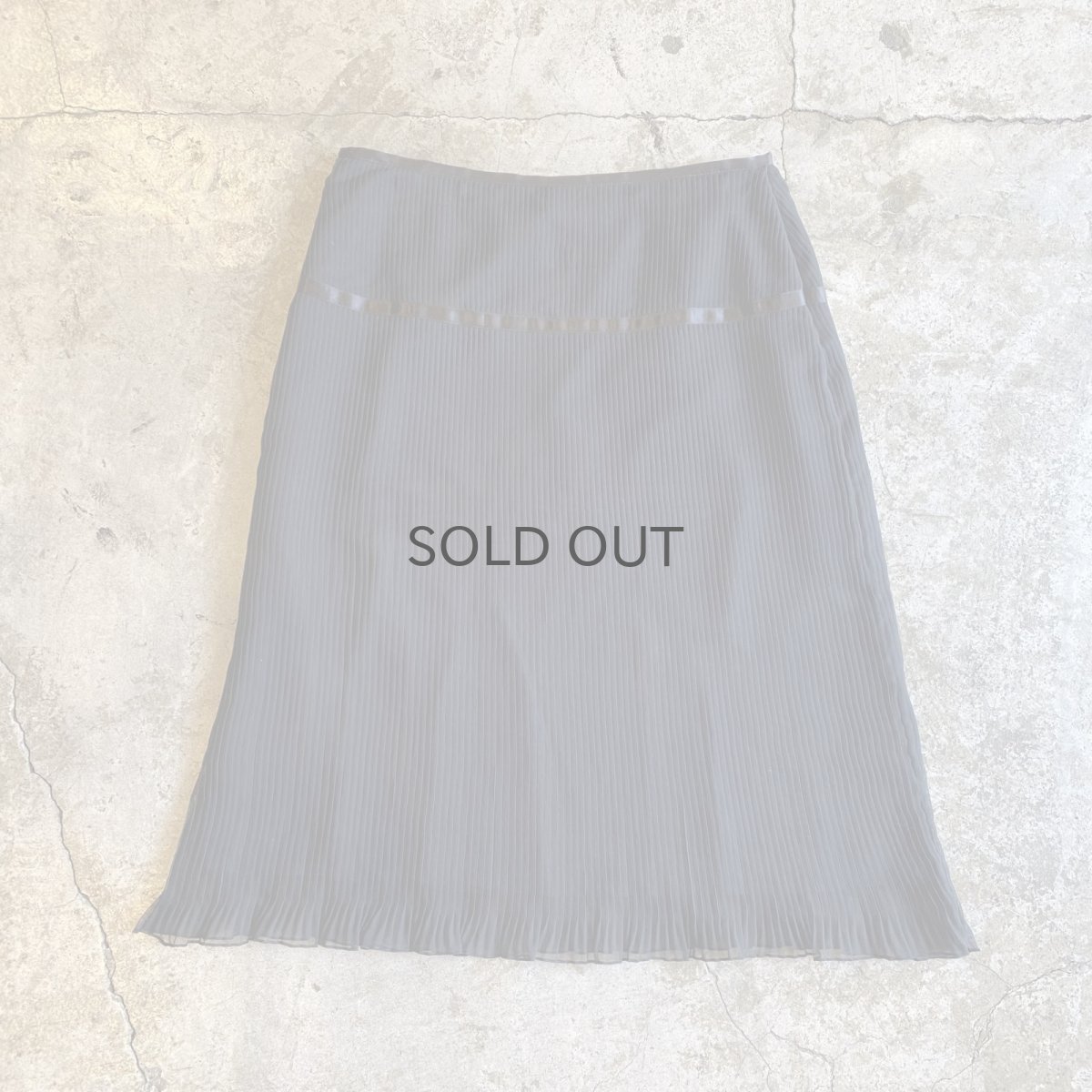 画像2: BLACK COLOR ONE WAY PLEATS DESIGN SHEER SKIRT / W26 (2)