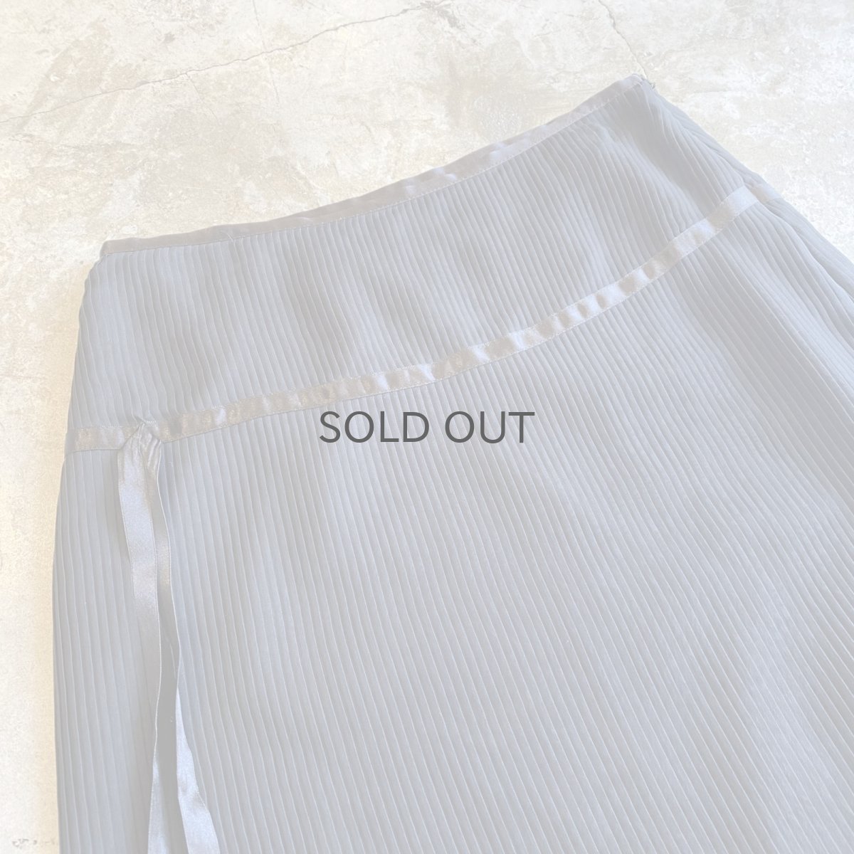 画像3: BLACK COLOR ONE WAY PLEATS DESIGN SHEER SKIRT / W26 (3)