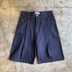 画像1: 【WONDERGROUND】INDIGO DENIM BERMUDA TUCK PANTS / OS (1)