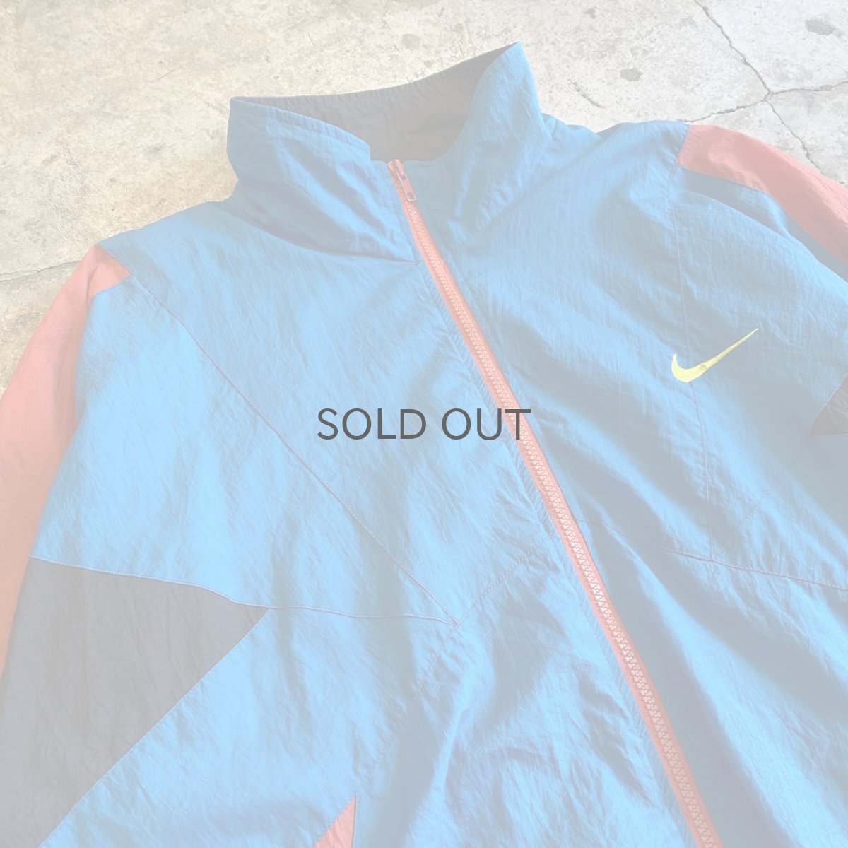 画像3: OLD【NIKE】3 COLOR PATCHWORK PATTERN DESIGN NYLON TRACK JACKET / Ladies L / MADE IN USA  (3)