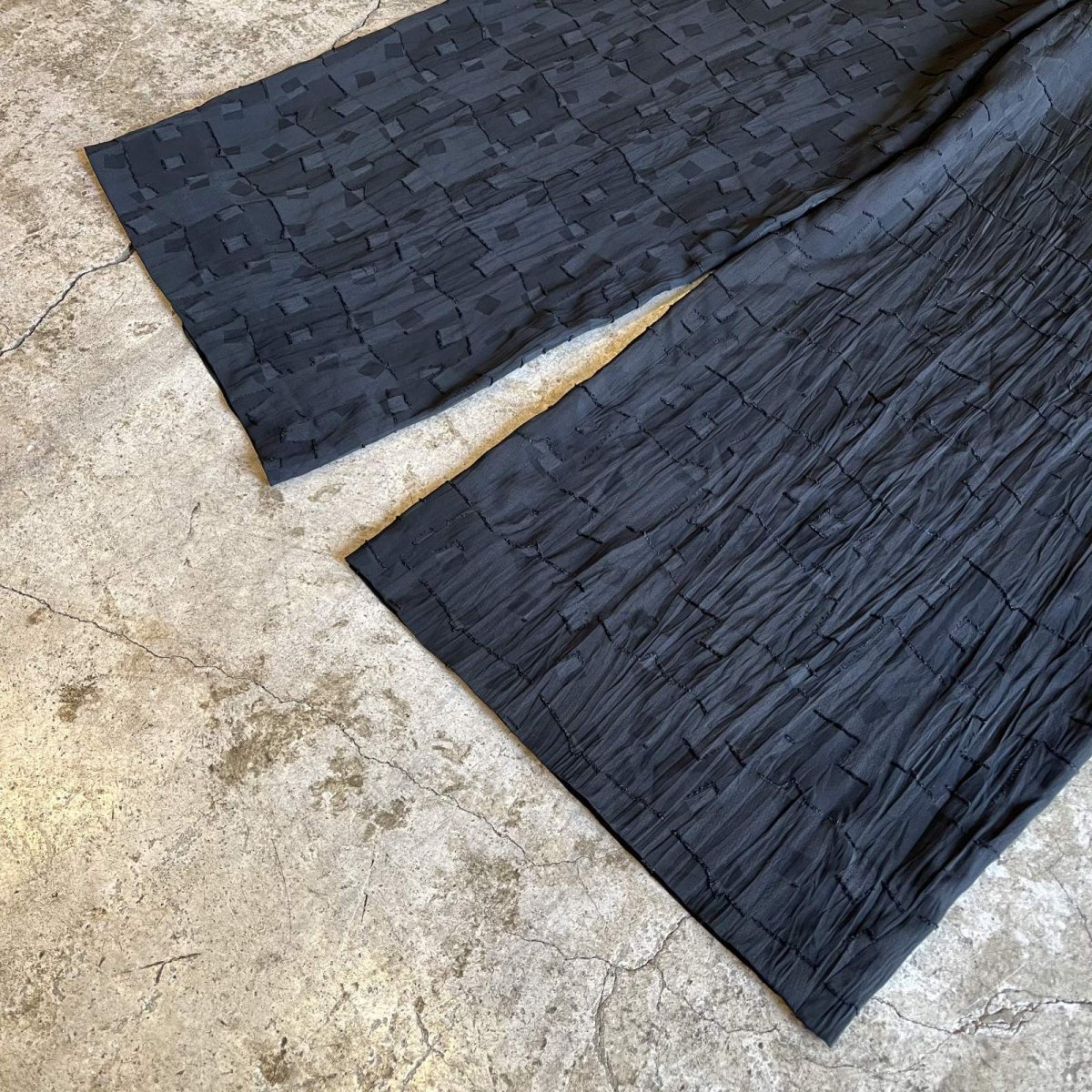 画像4: ALL OVER BLOCK PATTERN BLACK COLOR SHEER WIDE DESIGN PANTS / ~ W34 (4)