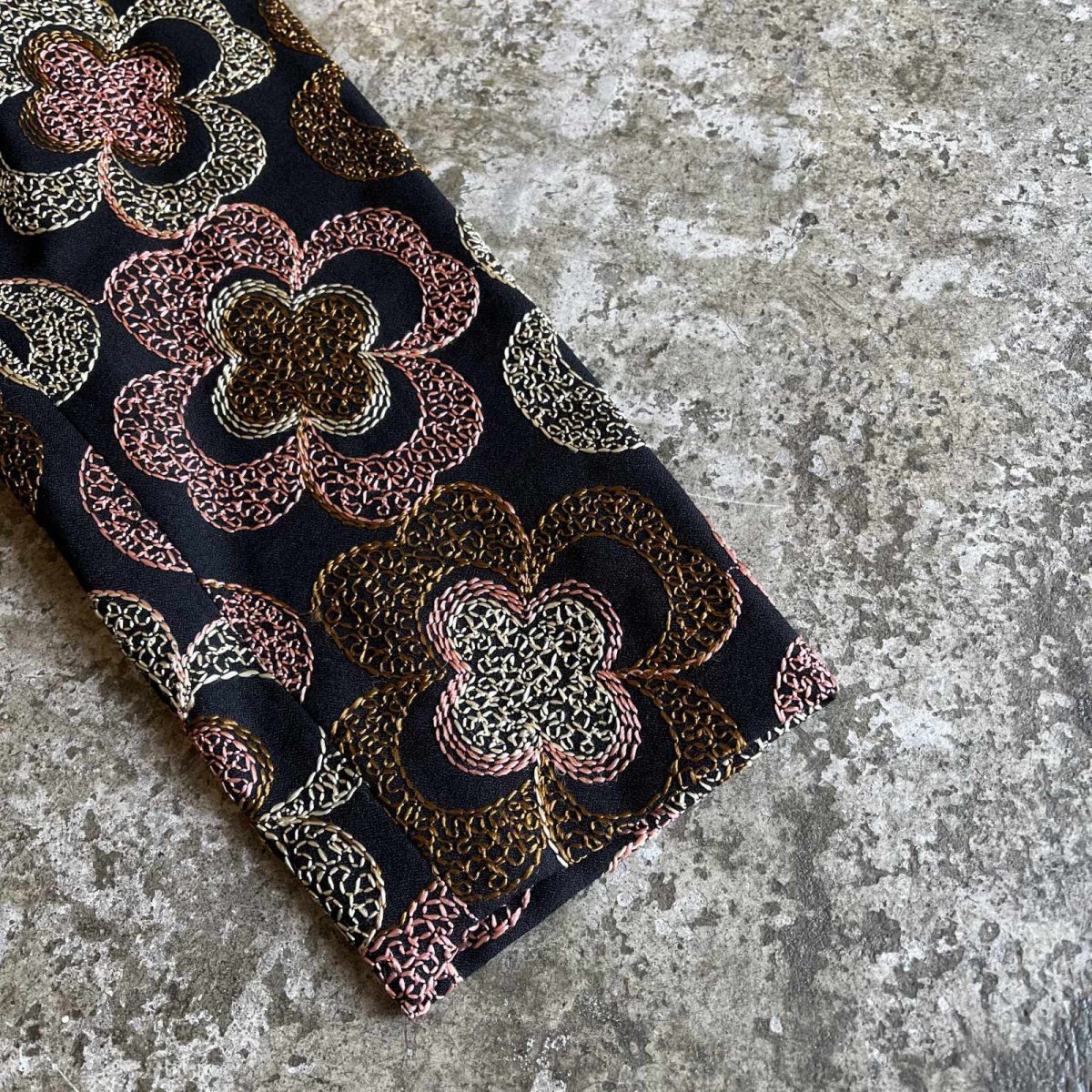 画像5: ALL OVER FLOWER EMBROIDERY PATTERN SHORT DESIGN JACKET / Ladies M (5)