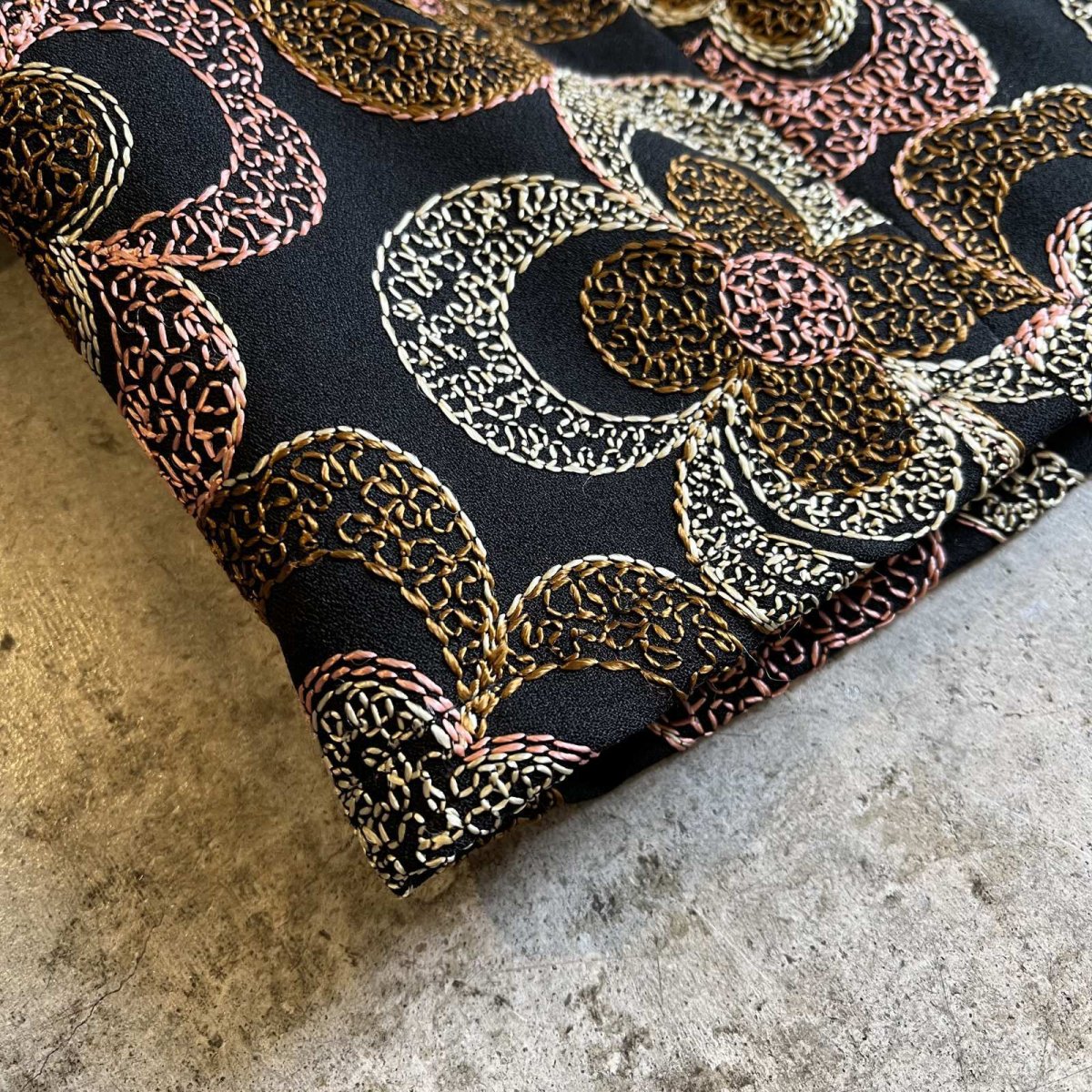 画像3: ALL OVER FLOWER EMBROIDERY PATTERN SHORT DESIGN JACKET / Ladies M (3)