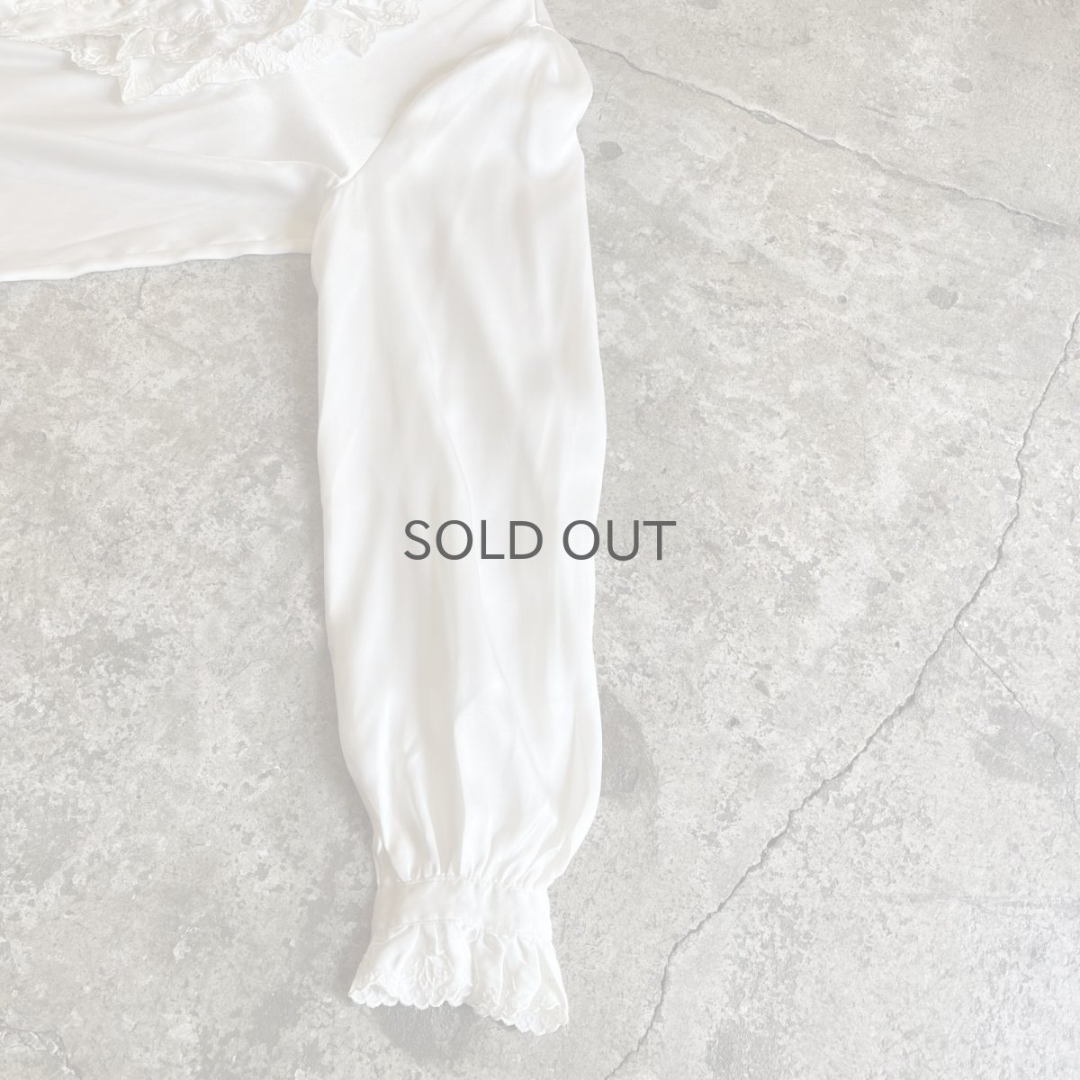 画像7: FLOWER EMBROIDERY TIERED FRILL DESIGN BLOUSE / Ladies M (7)