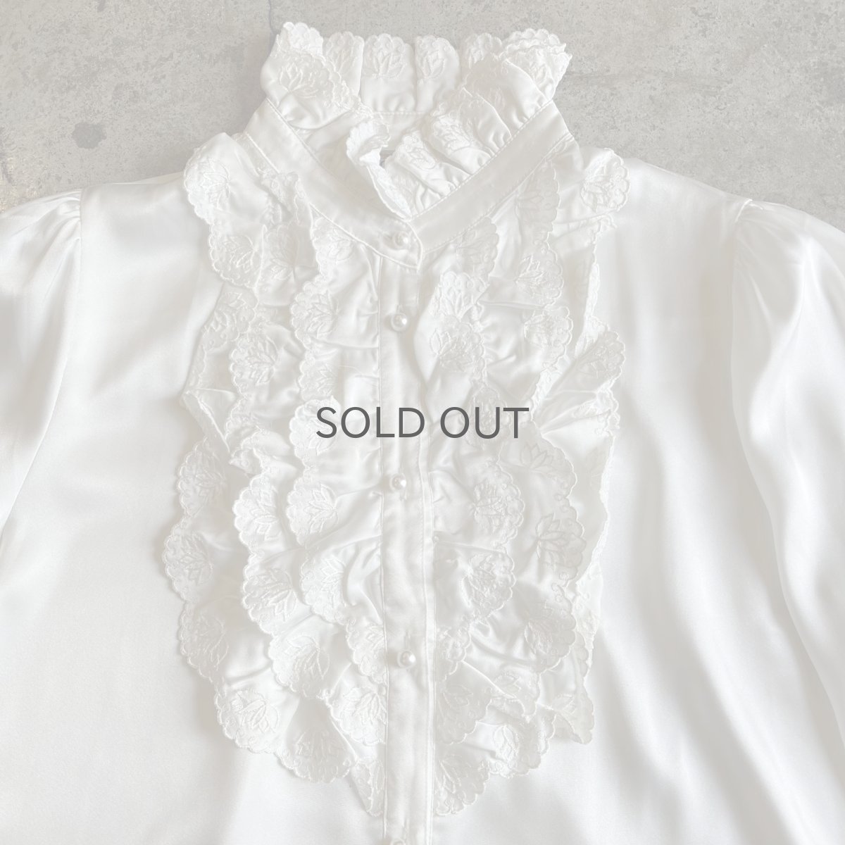 画像9: FLOWER EMBROIDERY TIERED FRILL DESIGN BLOUSE / Ladies M (9)