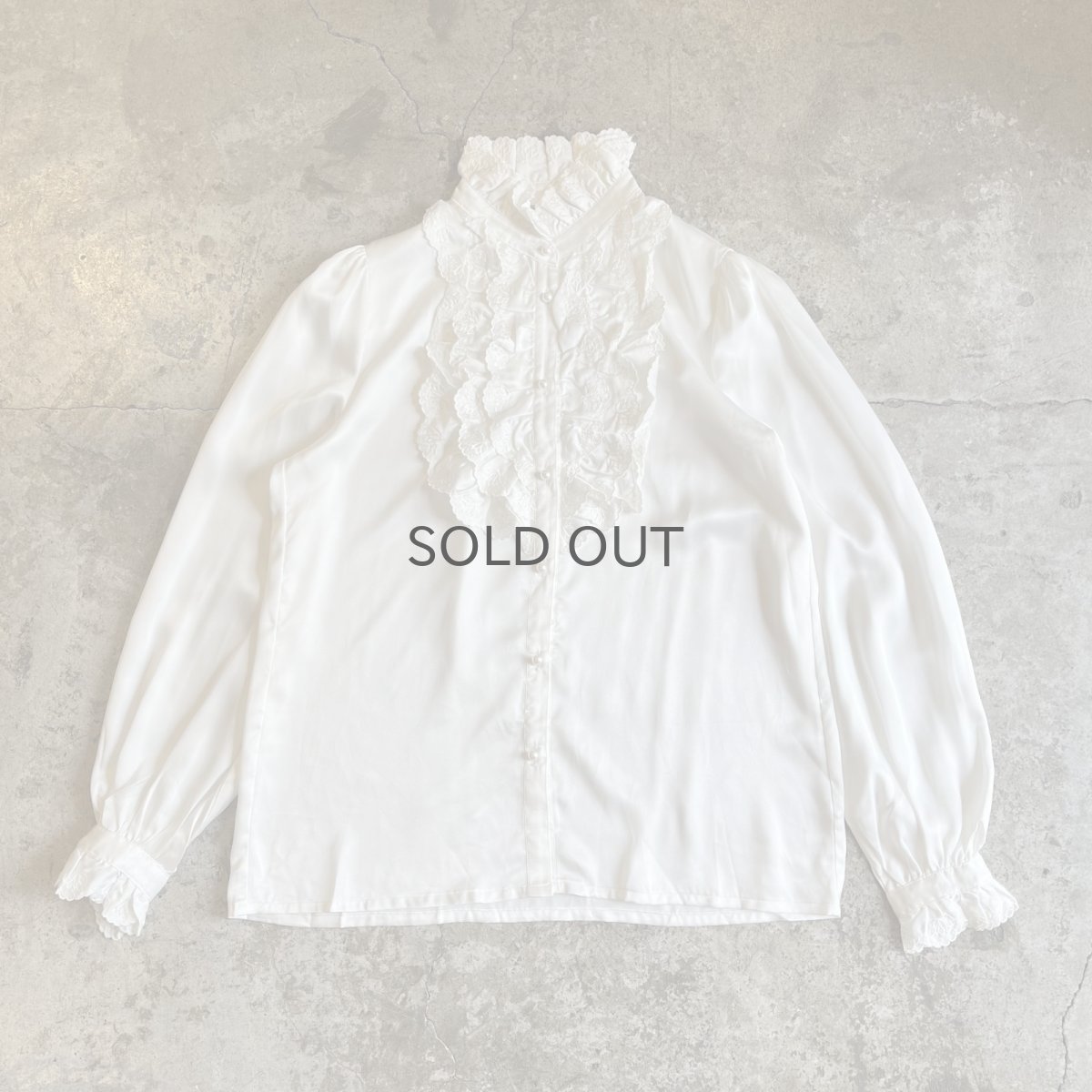 画像1: FLOWER EMBROIDERY TIERED FRILL DESIGN BLOUSE / Ladies M (1)