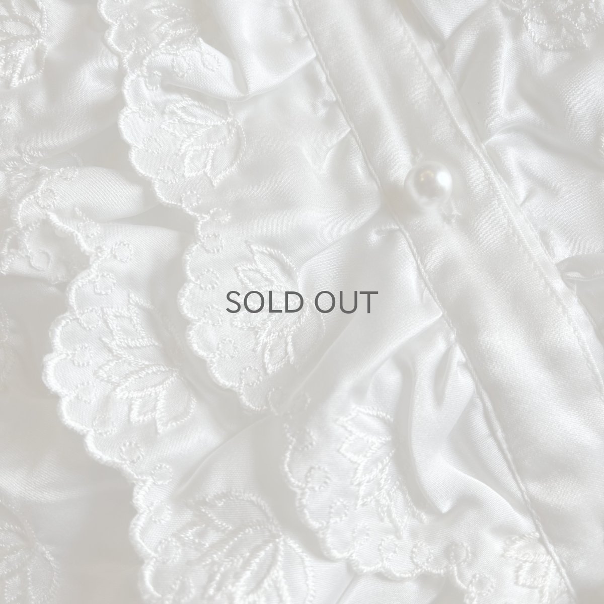 画像10: FLOWER EMBROIDERY TIERED FRILL DESIGN BLOUSE / Ladies M (10)