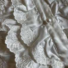 画像10: FLOWER EMBROIDERY TIERED FRILL DESIGN BLOUSE / Ladies M (10)