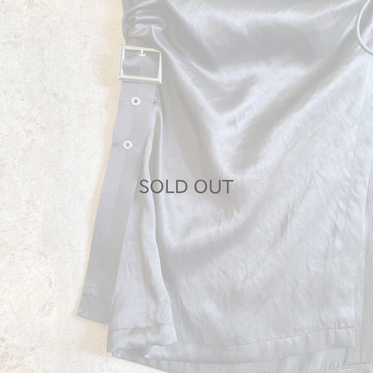 画像8: LUSTER BLACK COLOR DESIGN FRONT DRAW CORD SLIT SKIRT / FREE~W29 (8)