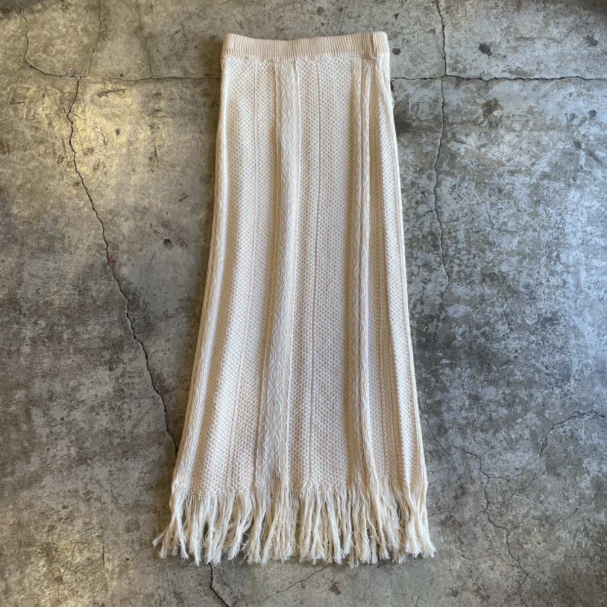 画像2: POINT FRINGE COTTON KNIT LONG DESIGN SKIRT / W24~W31 (2)