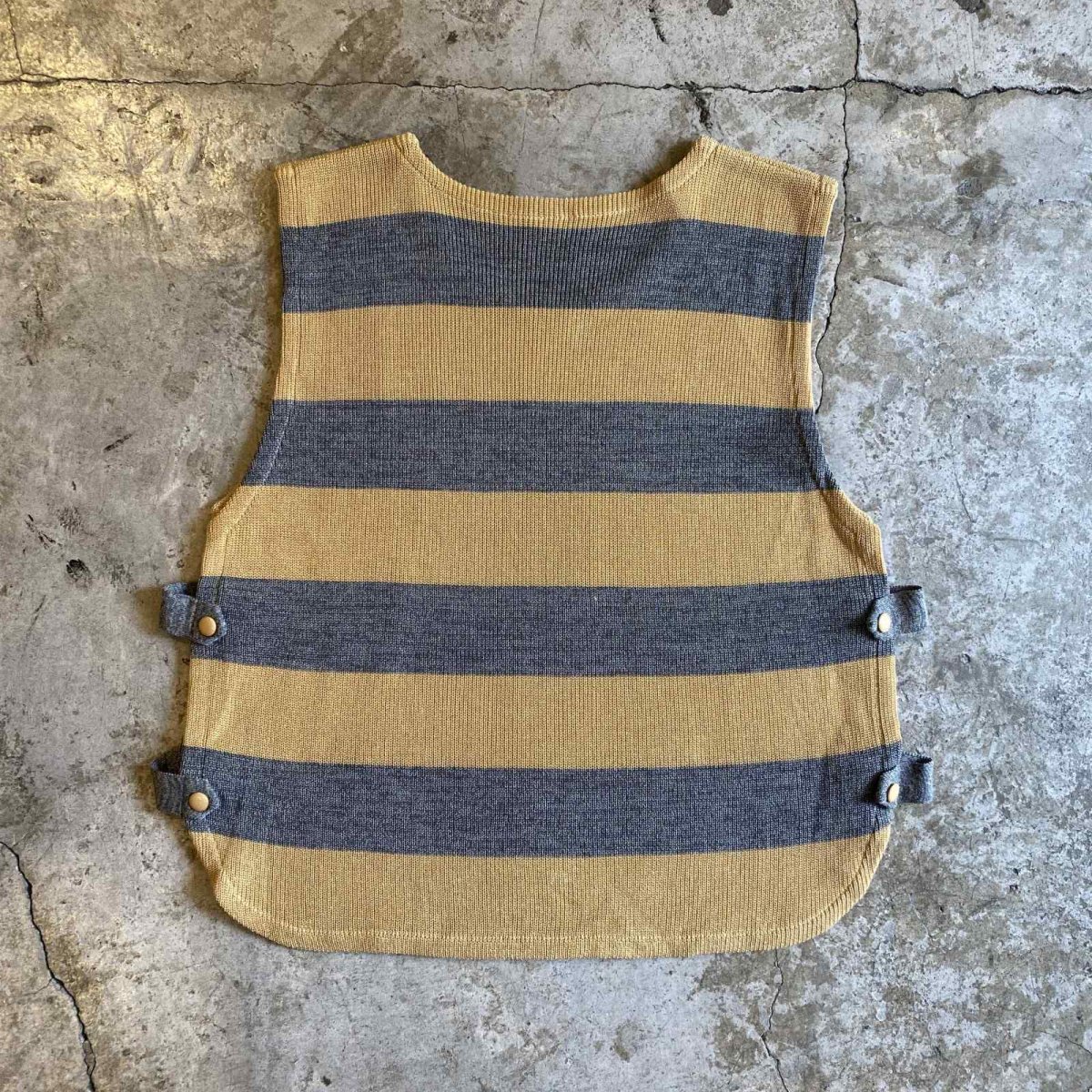 画像2: BORDER PATTERN SIDE SLIT 2BELT DESIGN VEST / Ladies M (2)
