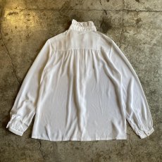 画像2: STAND COLLAR FRONT FRILL DESIGN SATIN BLOUSE / Ladies M (2)