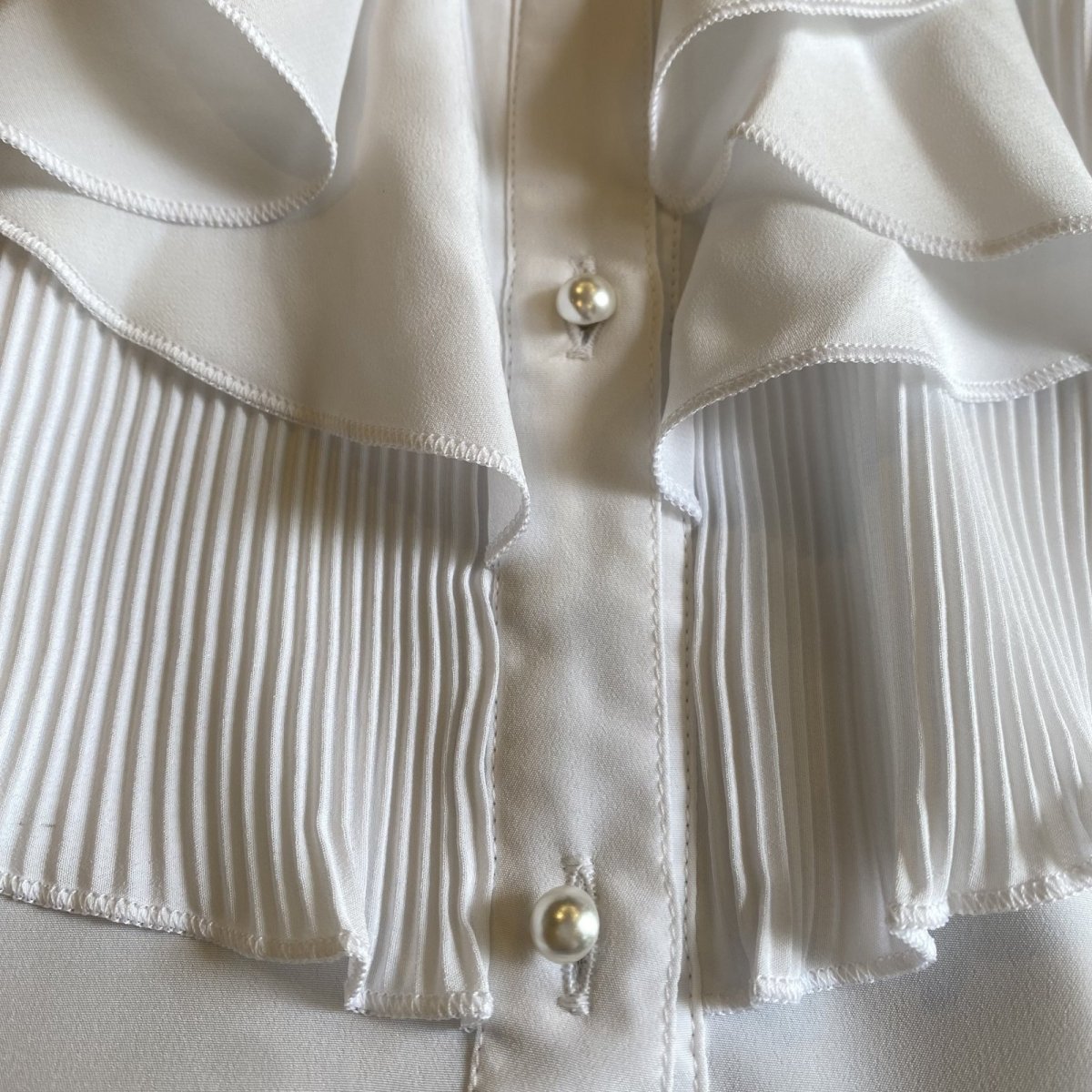 画像5: STAND COLLAR FRONT FRILL DESIGN SATIN BLOUSE / Ladies M (5)