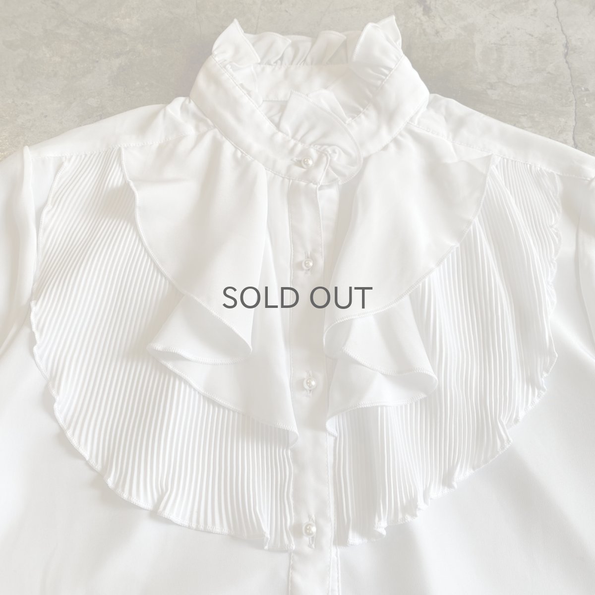 画像4: STAND COLLAR FRONT FRILL DESIGN SATIN BLOUSE / Ladies M (4)