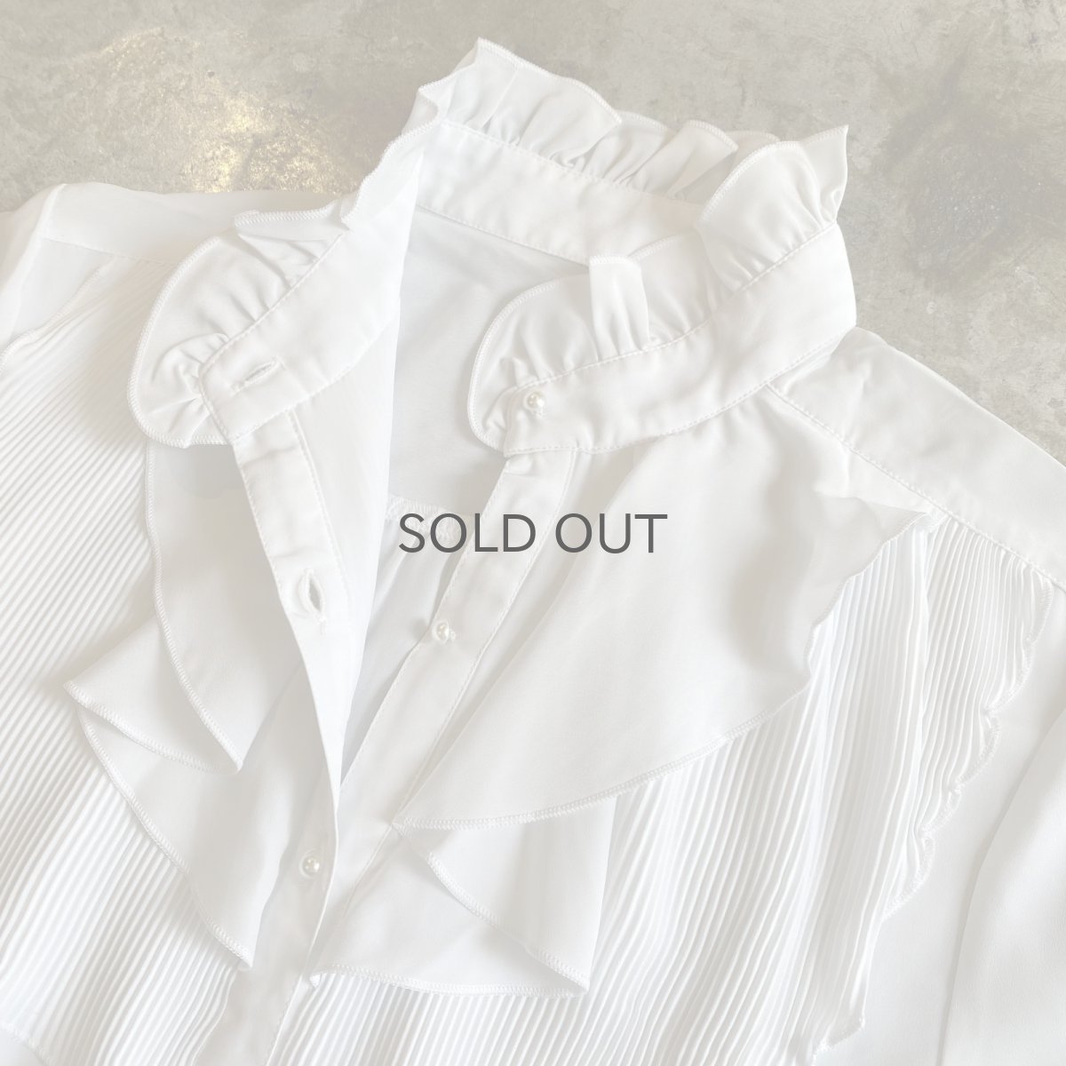 画像9: STAND COLLAR FRONT FRILL DESIGN SATIN BLOUSE / Ladies M (9)