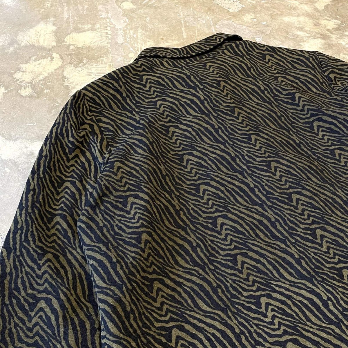 画像9: ALL OVER ZEBRA PATTERN 2POCKETS L/S SHIRT / Mens L (9)