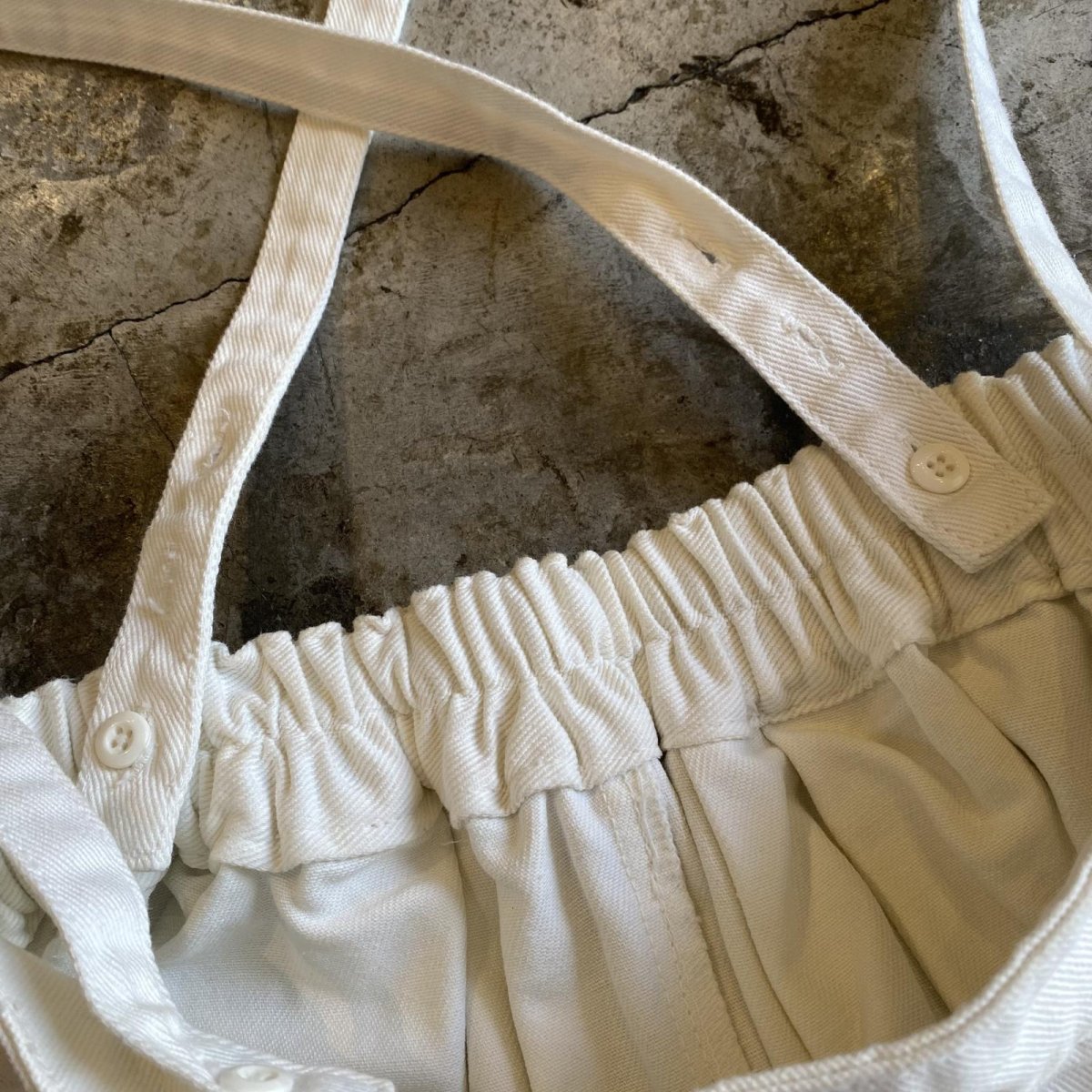 画像9: 2WAY SUSPENDER DESIGN WHITE DENIM FLARE SKIRT / W25~W30 (9)