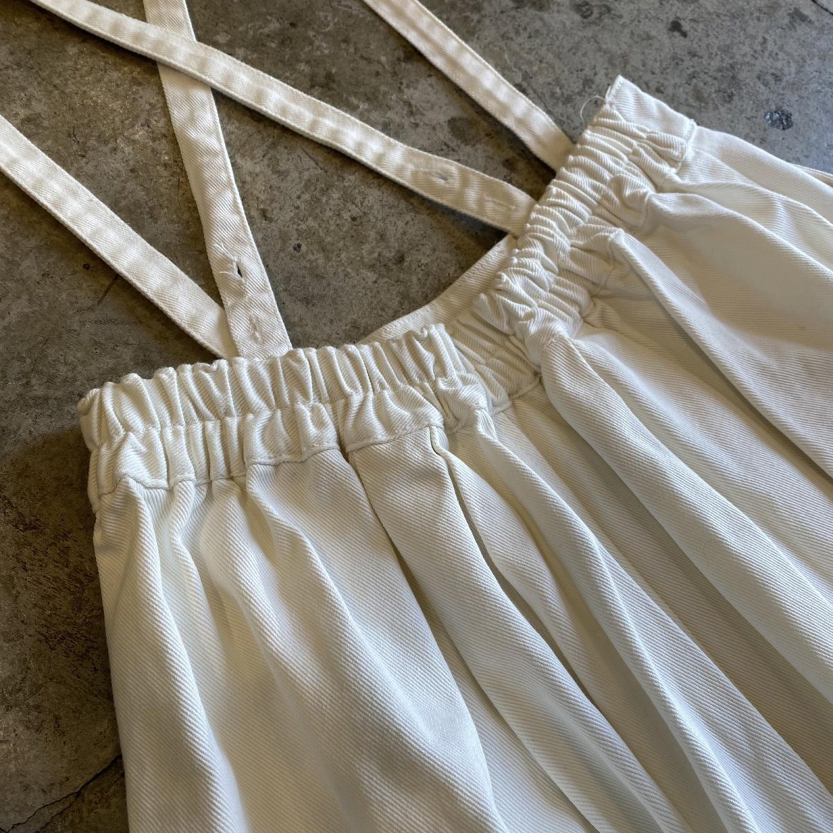 画像6: 2WAY SUSPENDER DESIGN WHITE DENIM FLARE SKIRT / W25~W30 (6)